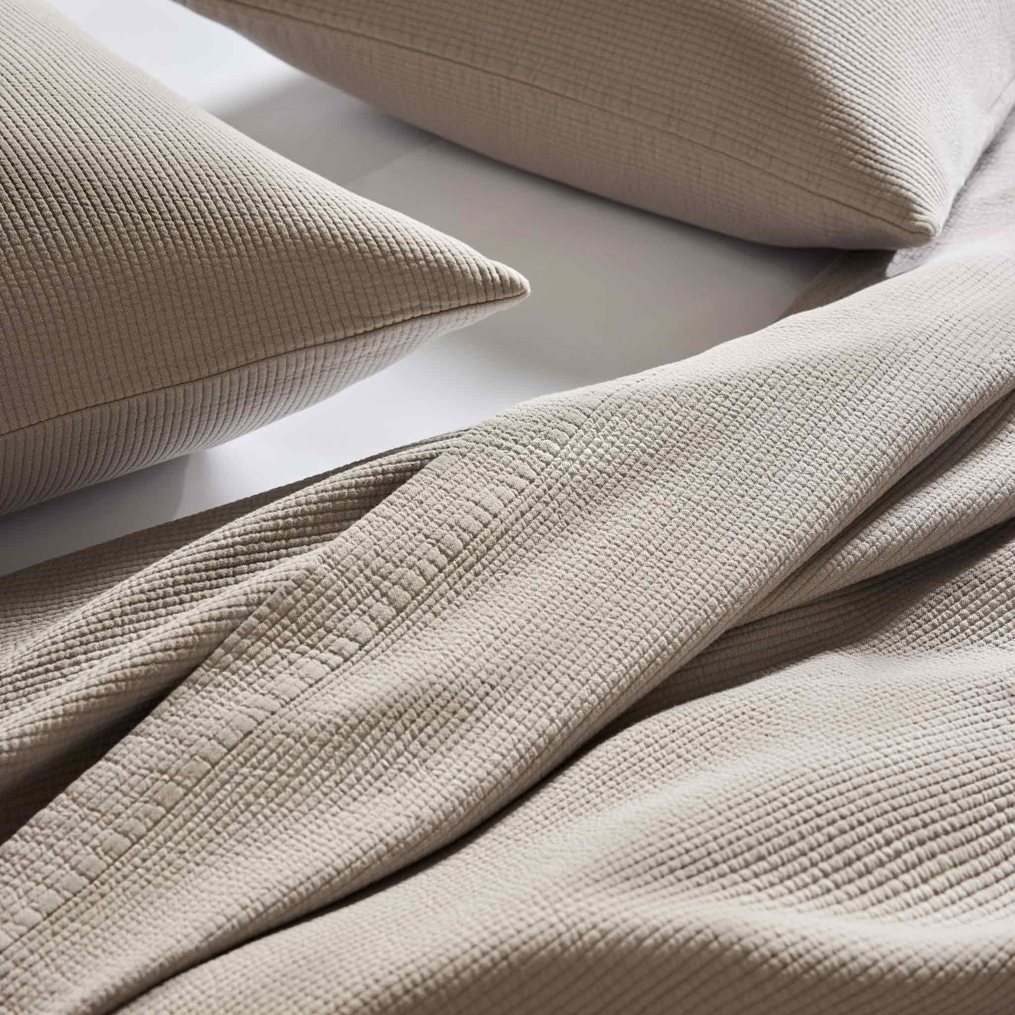 Ribbed Matelasse Sham Set - Image 9