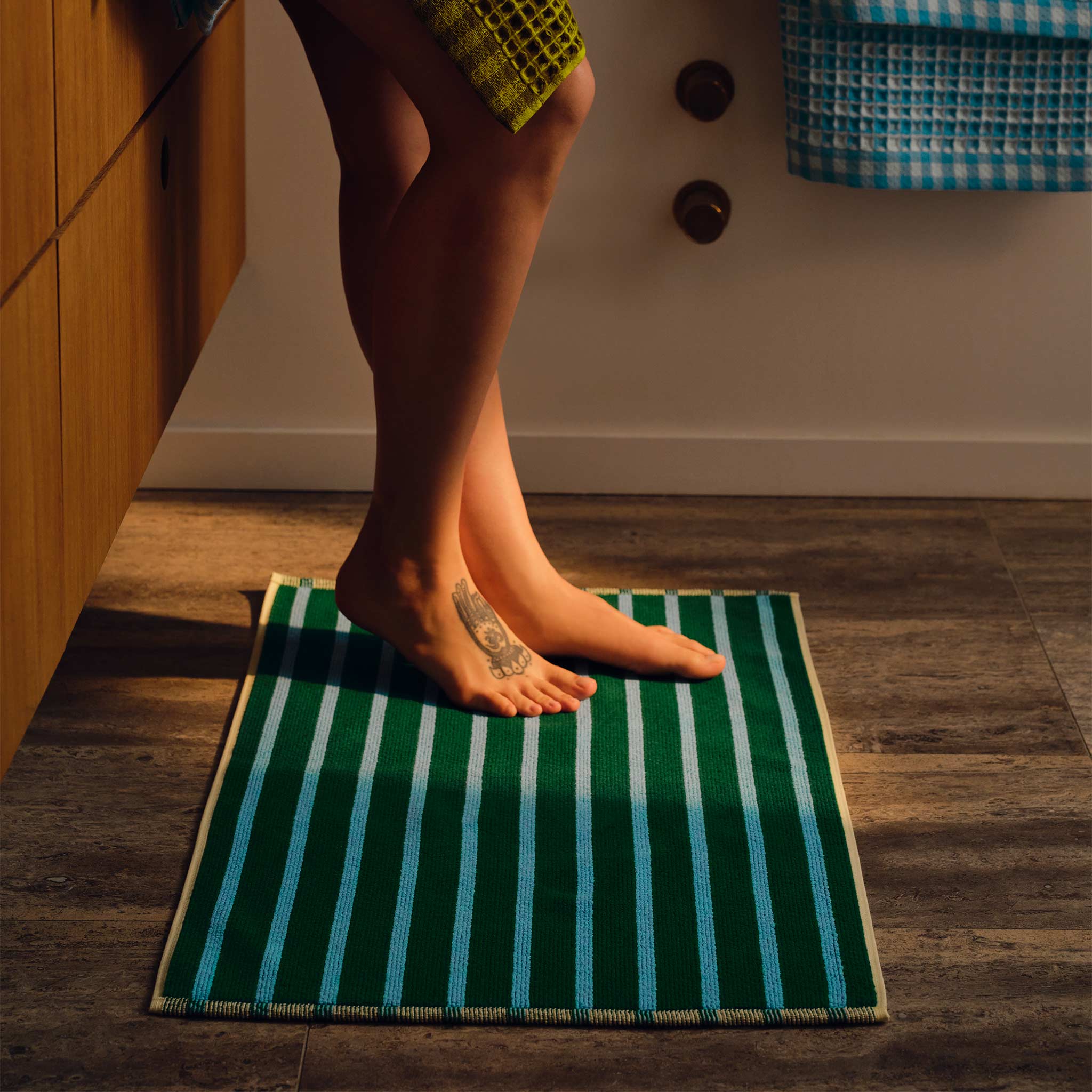 Reversible Looped Bath Mat - Image 18